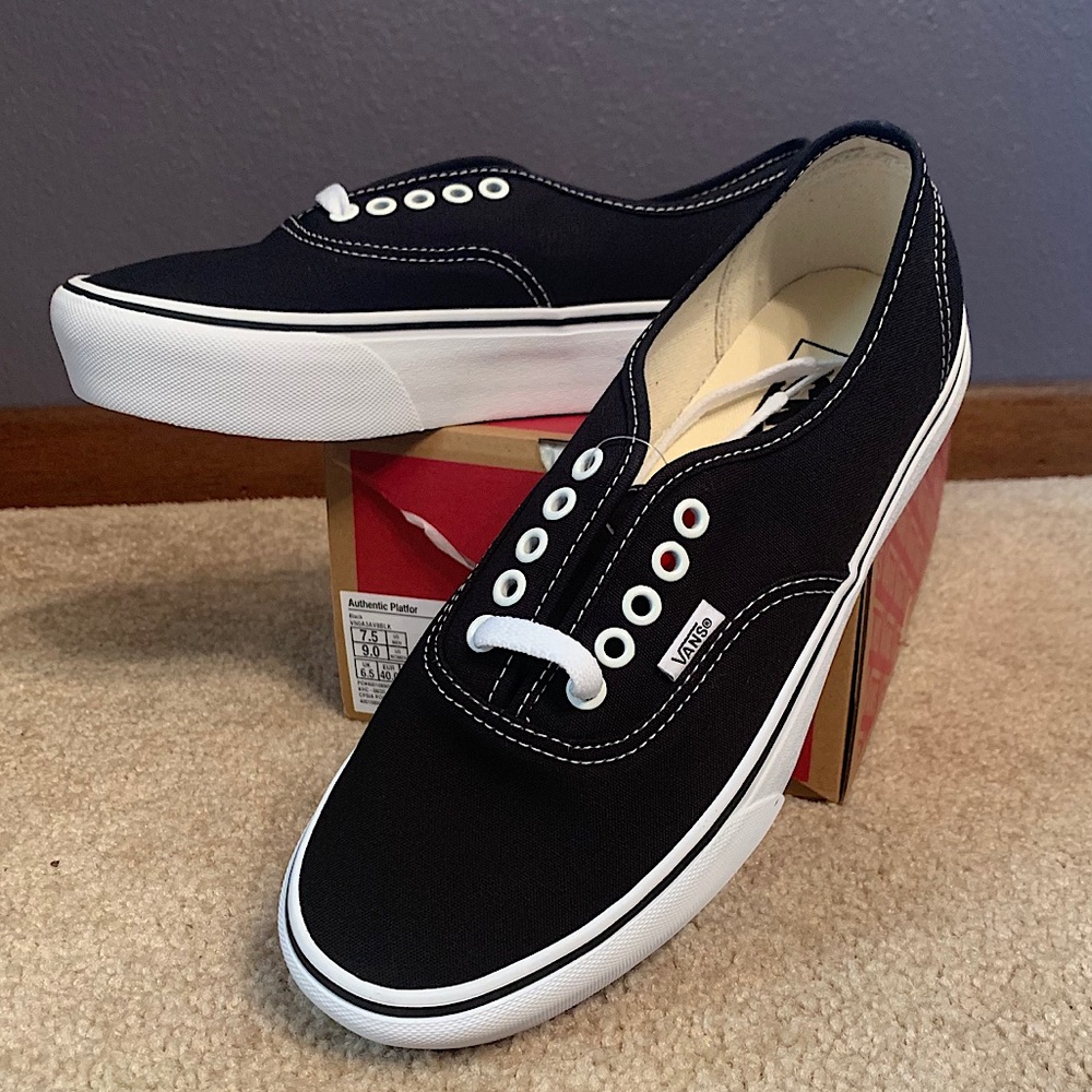 Vans Platform Authentic Women’s Size 9 Men’s 7.5